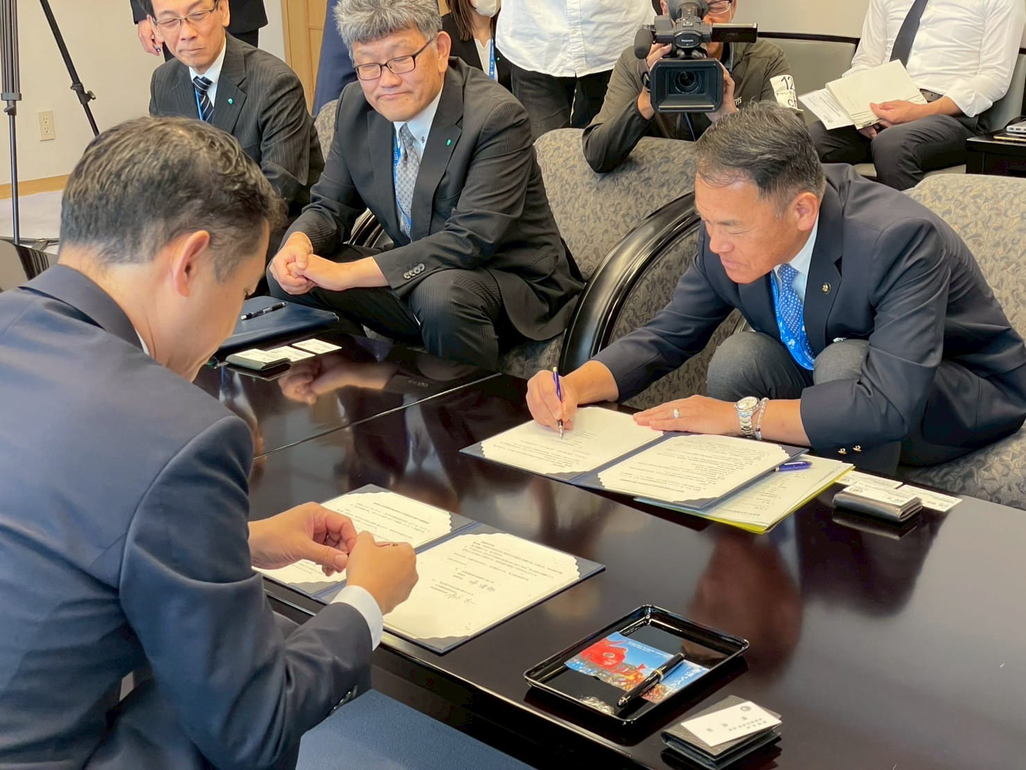 写真02:唐津市と防災協定を締結