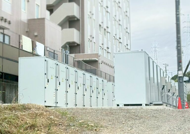 写真：静岡県磐田市見附にて系統用蓄電施設「NC磐田市見附蓄電所」需給調整市場への運用開始