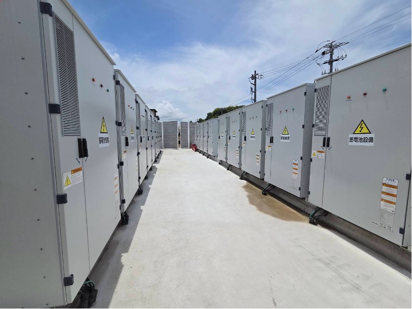 写真：島根県大田市にて系統用蓄電施設「NC大田市仁摩町蓄電所」受電開始