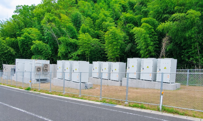 写真：山口県柳井市にて系統用蓄電施設「NC柳井市遠崎洛田蓄電所」需給調整市場への参入