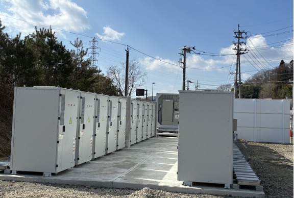 写真：福島県白河市にて系統用蓄電施設「NC白河市金勝寺蓄電所」需給調整市場への運用開始
