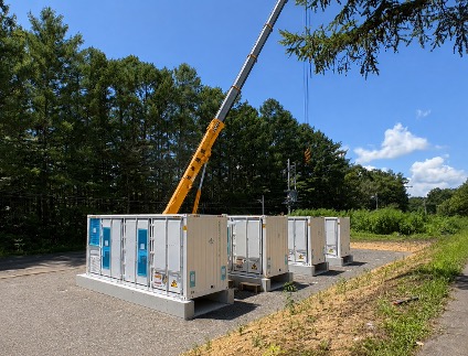 写真：長野県長野市にて系統用蓄電施設　「NC長野市上ケ屋蓄電所」蓄電池設置開始