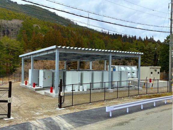 写真：岐阜県高山市にて系統用蓄電施設「NC高山市久々野町蓄電所」受電開始